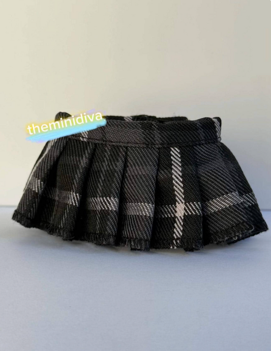 Labubu clothes black plaid skirt